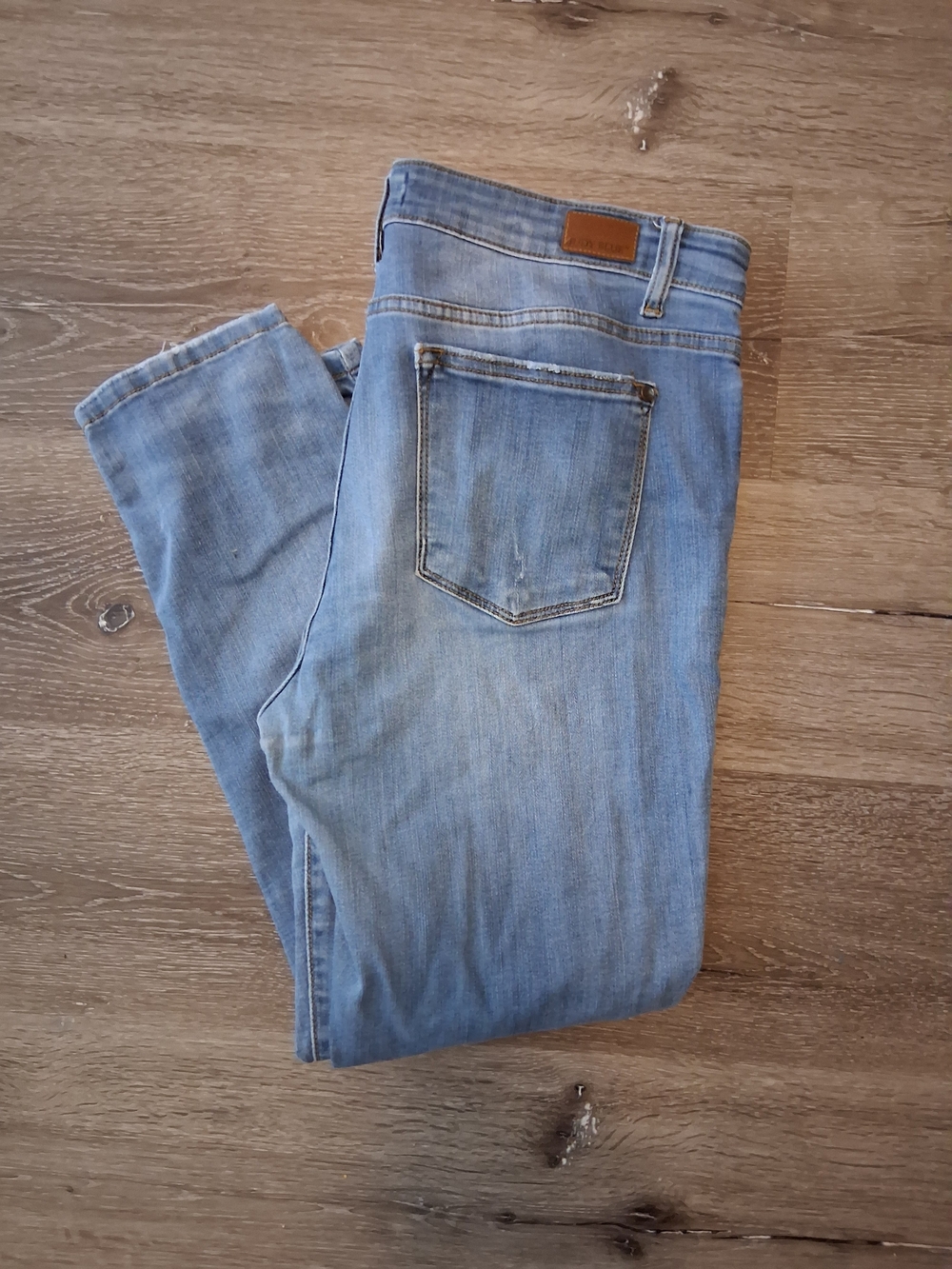 Judy Blue 15/32 Relaxed Fit Light Denim Blue Jeans